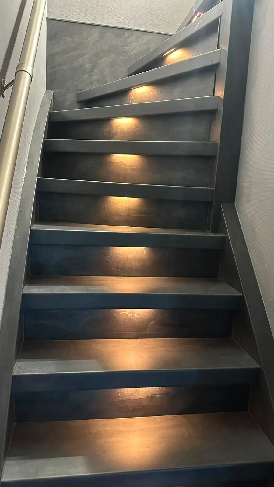 Gerenoveerde trap door Artdrecht (11)